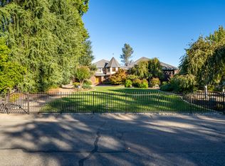 6075 Riverside Dr, Redding, CA 96001