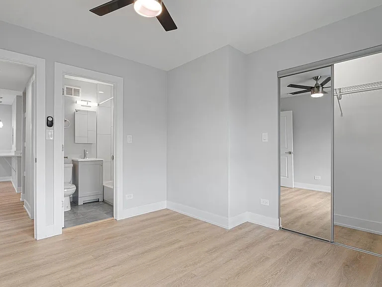 1303 W Estes Ave #3E — Photo 6