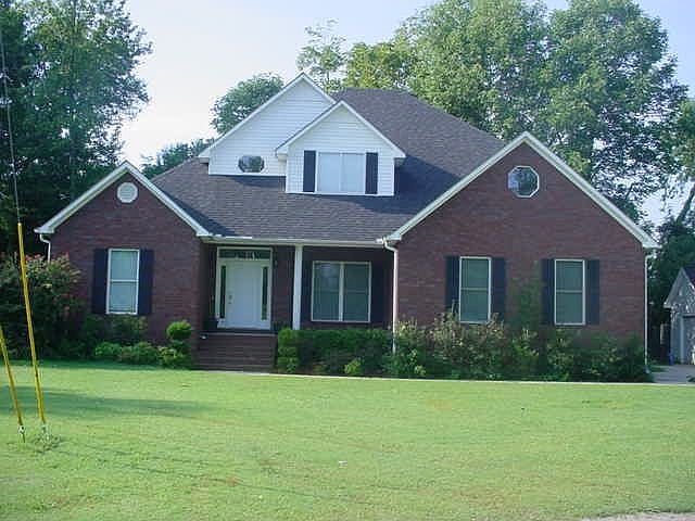 1st image of 810 Dianne Ct E
