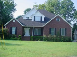 810 Dianne Ct E, Dyersburg, TN 38024