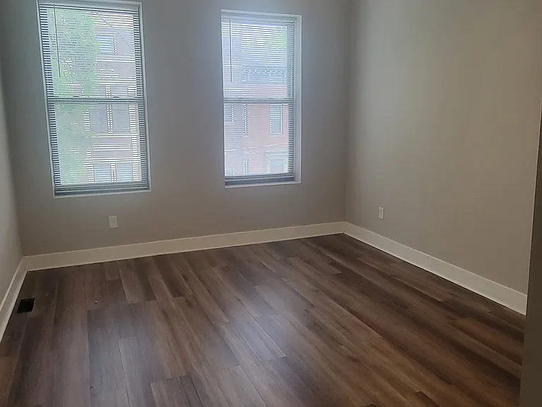 442 Dayton St — Photo 11