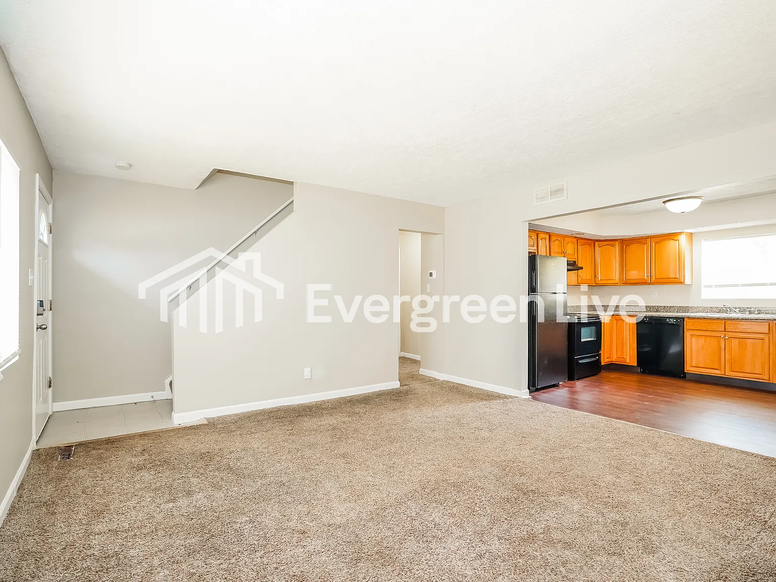 4 bed, 2.0 bath, 1270 sqft, $1,845 — Photo 2