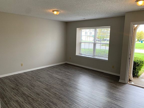 3021MetzLivingRoom_05052021