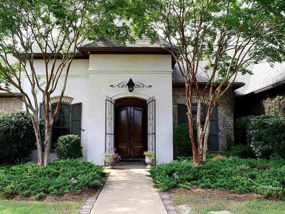 1st image of 106 Bienville Dr