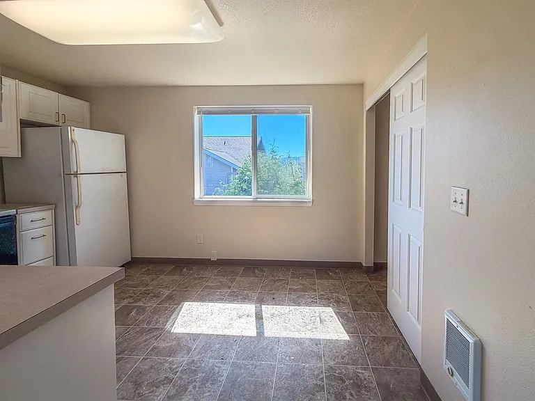 465 E Ellendale Ave — Photo 23