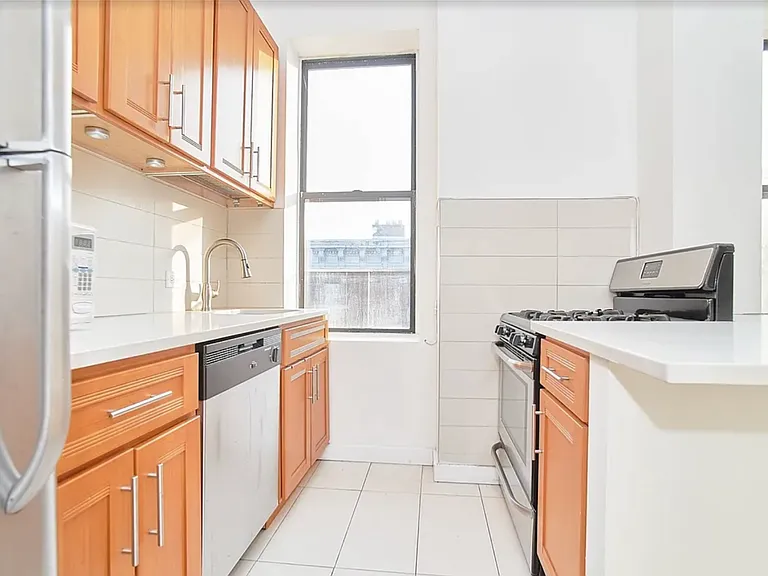 537 Lenox Ave #7 — Photo 8