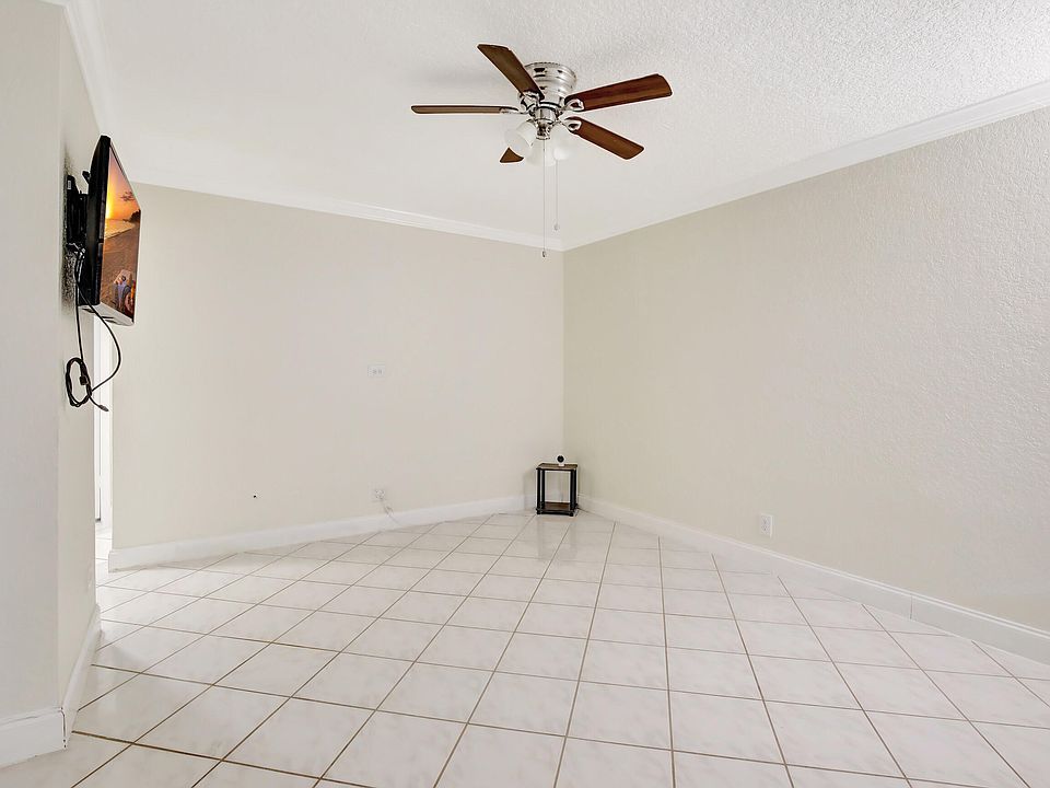 1425 Arthur St Hollywood FL | Zillow