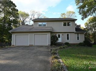 607 Rock Barn Rd NE, Conover, NC 28613