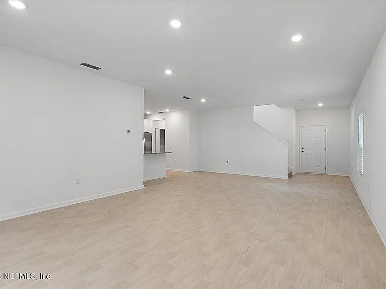 14220 Epply Dr — Photo 18