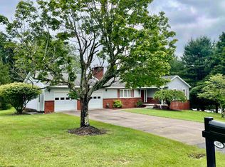 107 Parkview Dr, Kingwood, WV 26537