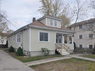 483 York Ave, Pawtucket, RI 02861