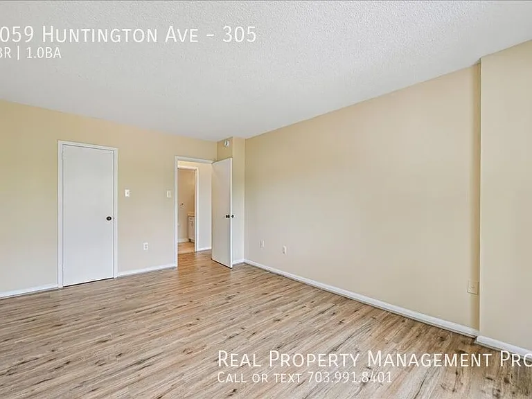 2059 Huntington Ave #305 — Photo 18