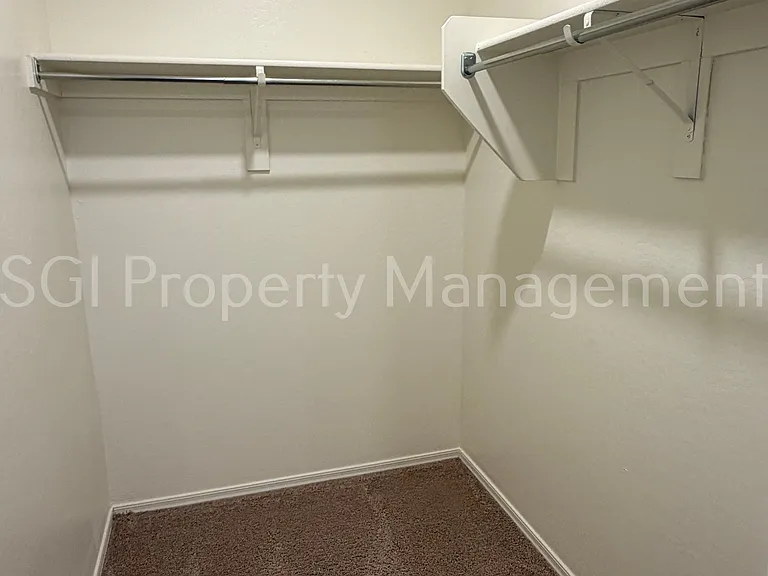 526 W Black Hawk Pl — Photo 8