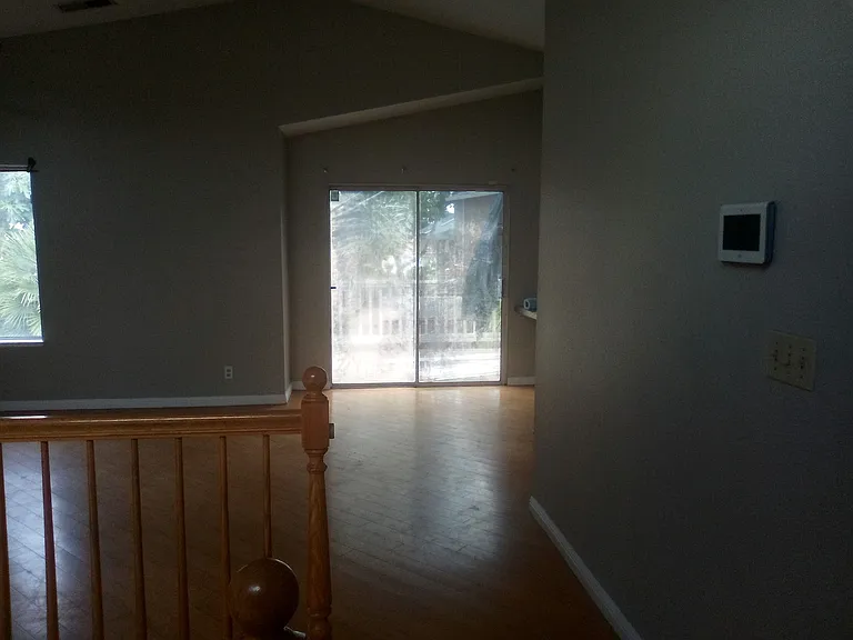 Sliding doors to the balcony