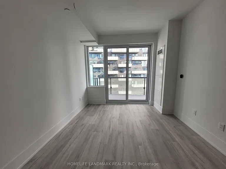 480 Front St W #1810 — Photo 4