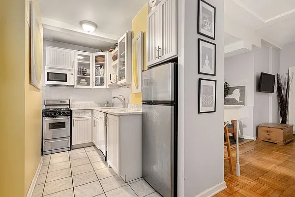 Sold by Compass | media 16