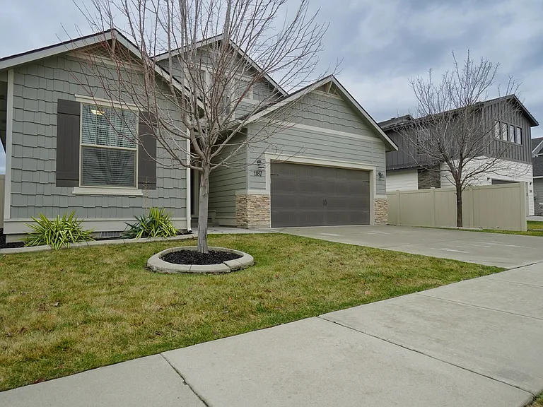 1187 W Davenport St — Photo 2