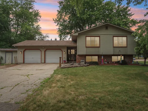 6008 Exchange St, Mc Farland, WI 53558