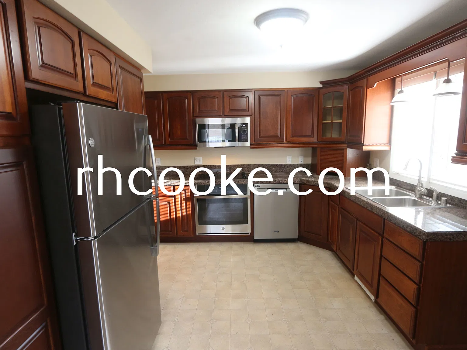 4 bed, 1131 sqft, $2,050 — Photo 4