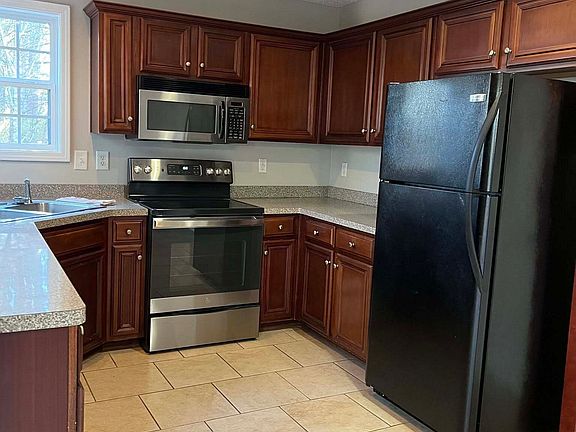 3rd image of 38 Grier Ln