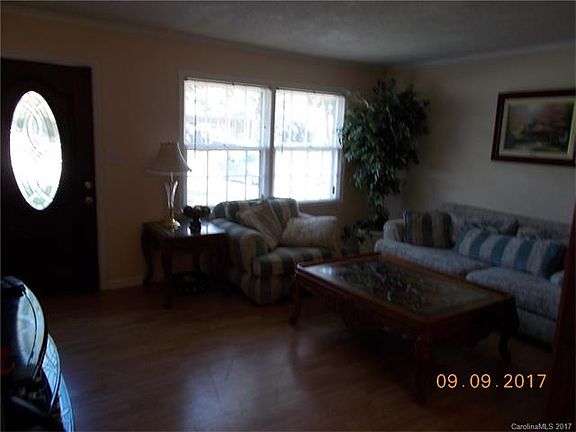 2nd image of 313 Vinecrest Dr