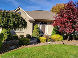 3769 N Shimmons Cir, Auburn Hills, MI 48326