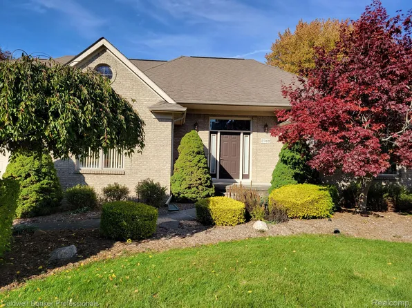 3769 N Shimmons Cir, Auburn Hills, MI 48326