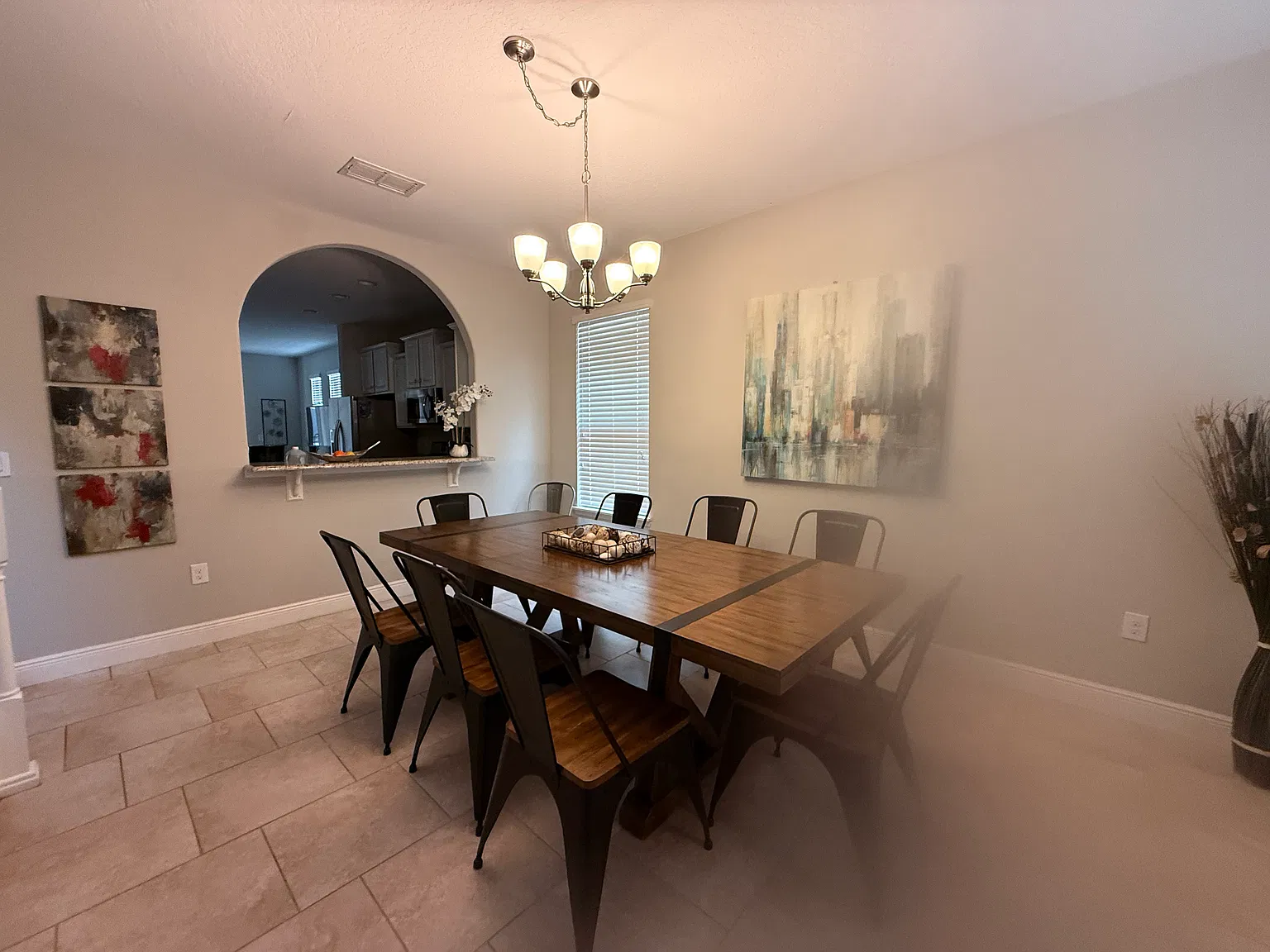 5 bed, 2681 sqft, $3,600 — Photo 4