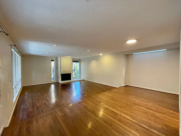 15410 SW Peppermill Ct — Photo 7