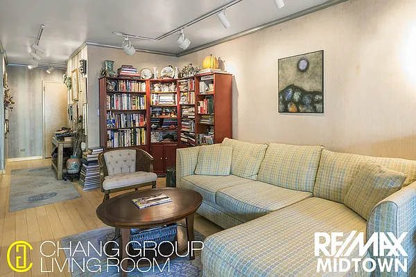 Sold by RE/MAX Midtown | media 12