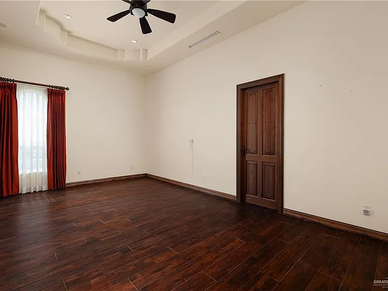 2304 Antigua Dr — Photo 33