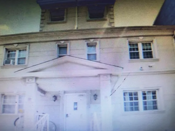 530-532 40th Street image 1 of 8