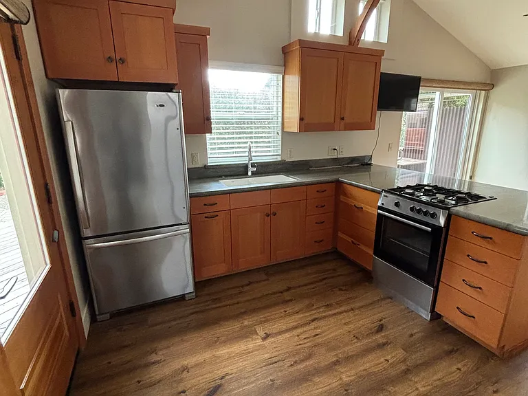 529 Hacienda Dr — Photo 10