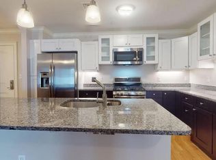 286 Main St #M, Woburn, MA 01801