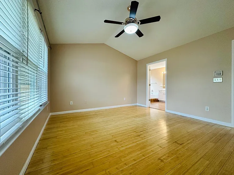 4208 Pentworth Ln NW — Photo 17