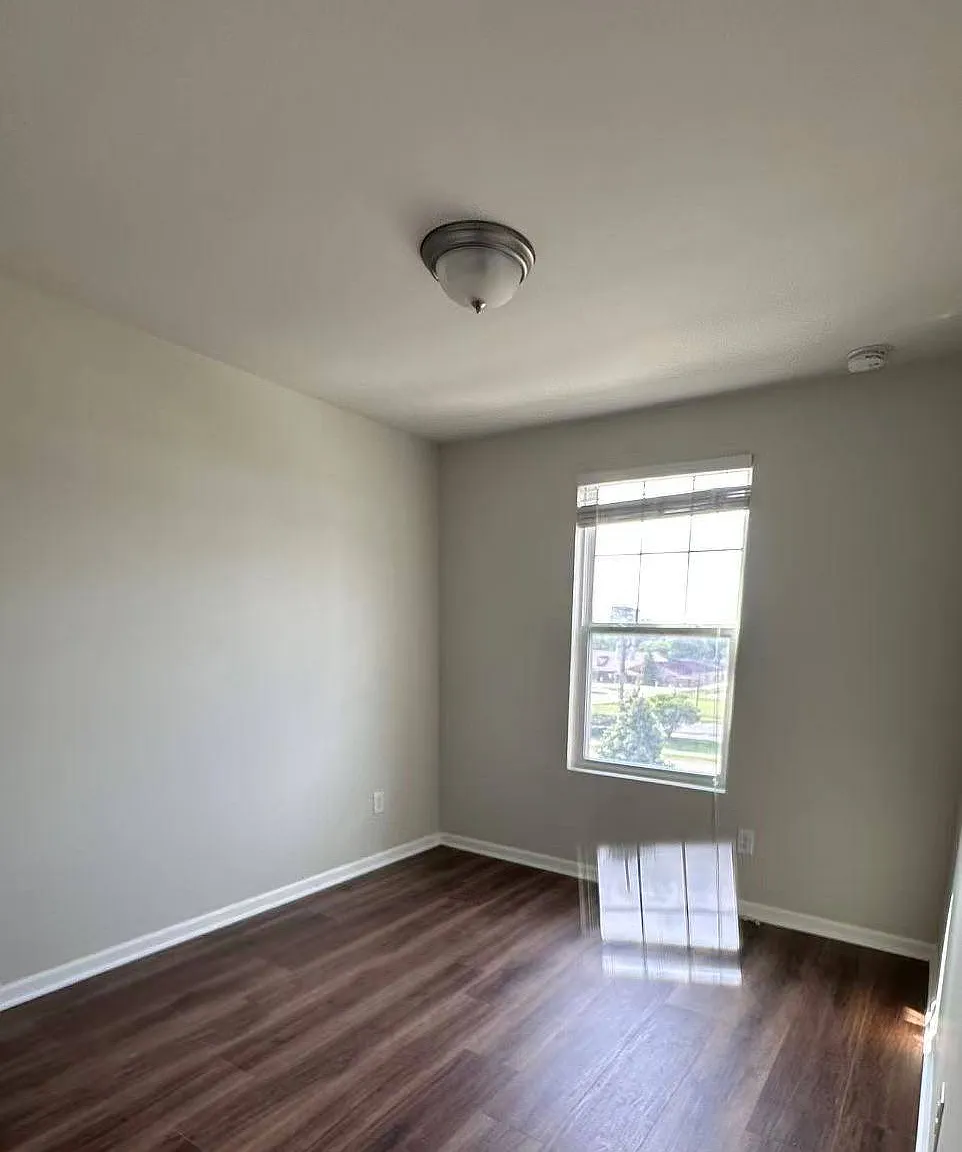 3 bed, 3.5 bath, 1960 sqft, $3,000 — Photo 3