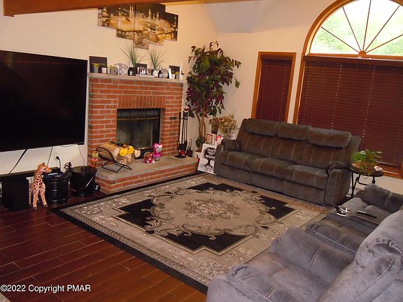 5th image of 333 Somerset Dr