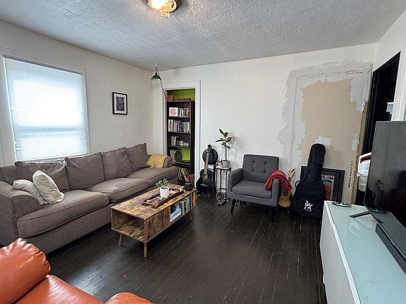 2nd image of 509 N Providence Rd