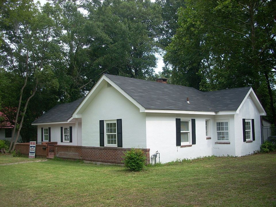 GREAT CURB APPEAL
