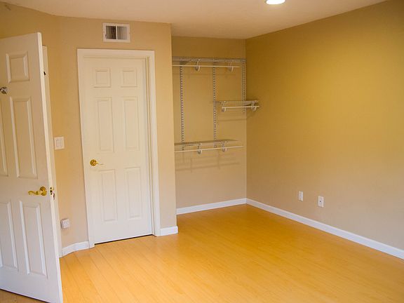 4th image of 408 Kenbrook Cir