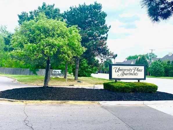 123 University Dr #89, Pontiac, MI 48342