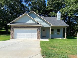 191 Cobb Dr, Royston, GA 30662