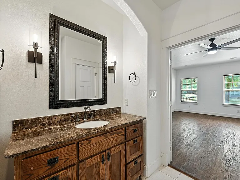5535 Willis Ave — Photo 9