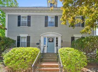 91 Mansur St, Lowell, MA 01852