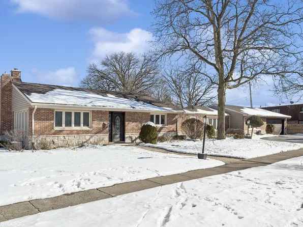 1115 Potter Rd, Park Ridge, IL 60068