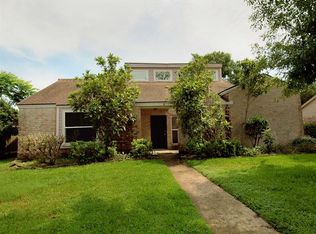 6107 Vickijohn Dr, Houston, TX 77096