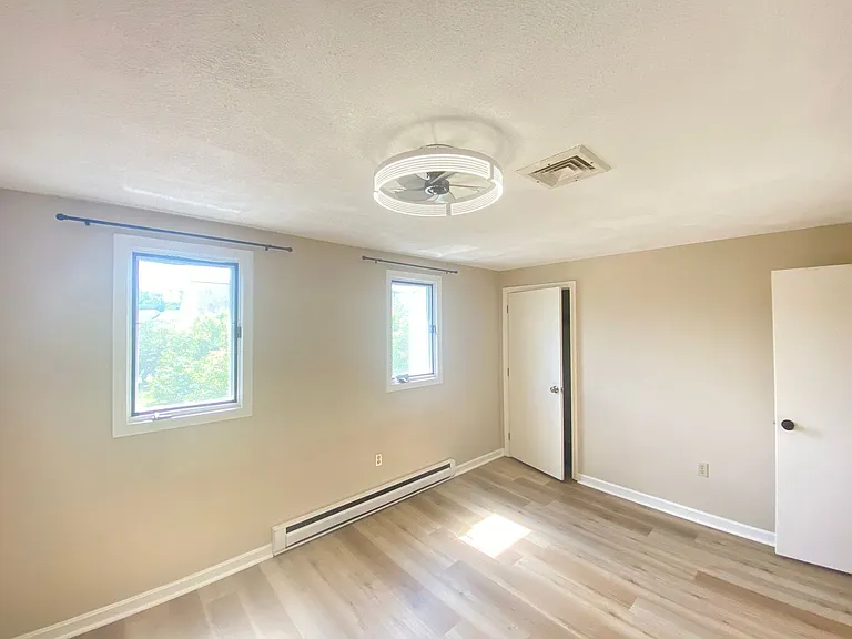 18 Profile Cir — Photo 15