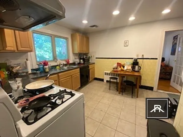 275 Tappan St #2 — Photo 7