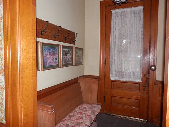 2nd image of 319 N Main St