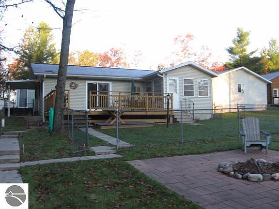 2nd image of 3225 S Ogemaw Trl